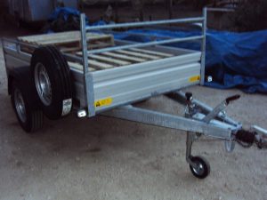 FM LOCATION REMORQUE : Votre spécialiste en location de remorques en Avignon et Roquemaure . Dépanneuse - Dépanneur auto - Remorqueur - Plateau Basculant Hydraulique - Dépannage -loue- Assistance - Rapatriement - Convoyage - Remorquage Dépanneuse-porte auto-loc-vehicule porte char dépannage automobile / voiture / panne voiture / tracter véhicule / rallye / garage / épave / voiture sans permis.réfrigérée.chambre froide.isotherme louer isotherme karting